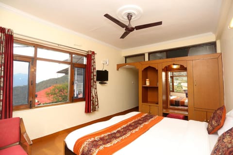 Hotel Pioneer Hotel in Uttarakhand