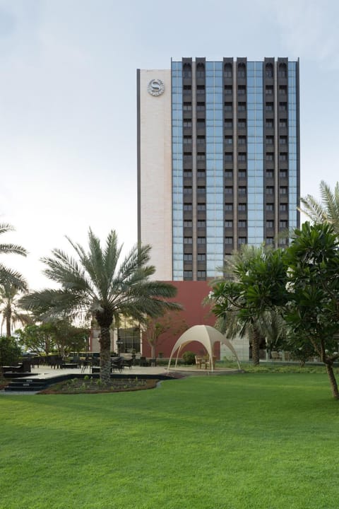 Sheraton Oman Hotel Hôtel in Muscat