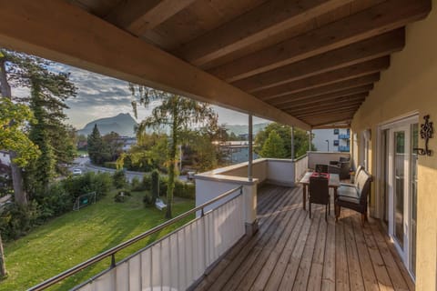 Balcony/Terrace, Mountain view