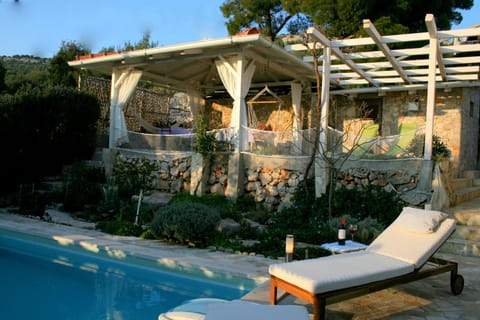 Patio, Communal kitchen, Swimming pool