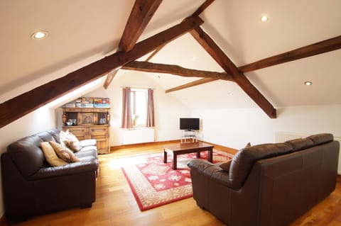 Beudy Taicroesion House in Wales