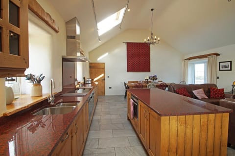 Kitchen or kitchenette, Living room, Seating area