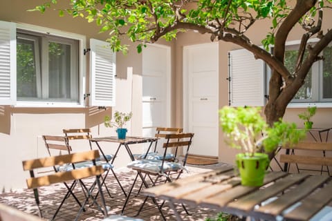 Day, Garden, Seating area, Garden view