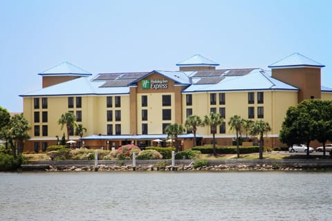 Holiday Inn Express Hotel & Suites Tampa-Rocky Point Island, an IHG Hotel Hôtel in Town N Country