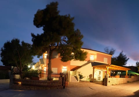 Epavlis Apartments Apartment hotel in Argolis, Greece