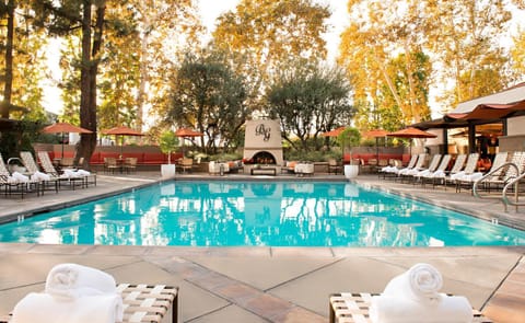 Day, Swimming pool