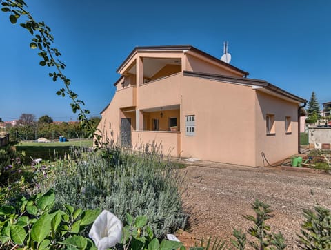 Facade/entrance, Garden view