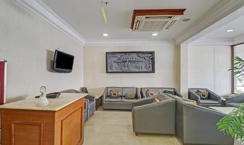 Treebo Trend Komfort Suites 3 Km From Mysore Palace Hotel in Mysuru