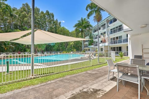 Spindle Cowrie Apartments Palm Cove Condo in Palm Cove