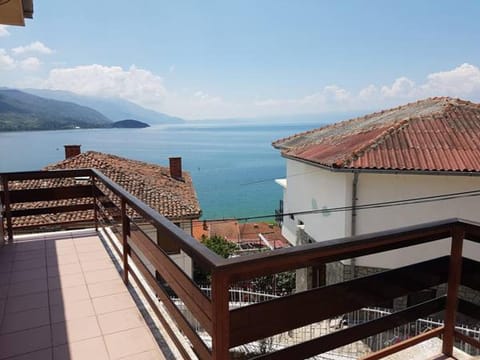 Balcony/Terrace, Lake view