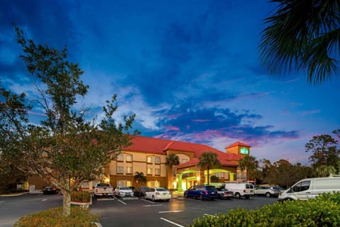 La Quinta Inn and Suites Fort Myers I-75 Hotel in Fort Myers