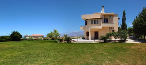 Facade/entrance, Garden view