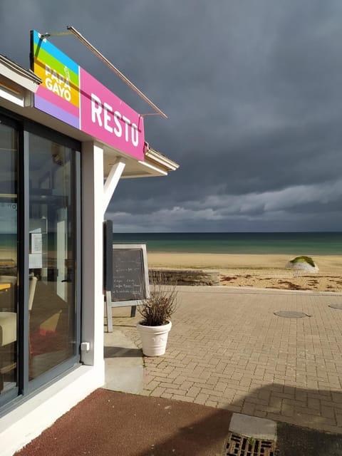 Papagayo Hotel in Normandy