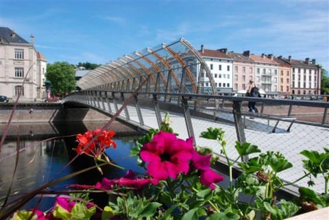 Nearby landmark, Day, Neighbourhood, Summer