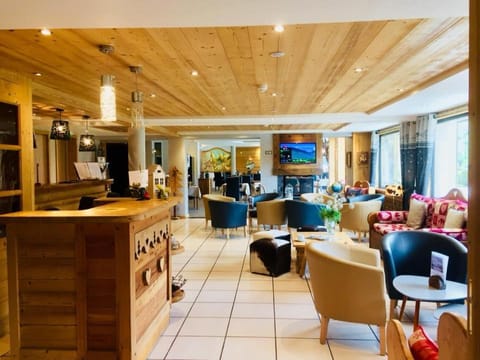 Living room, Lounge or bar