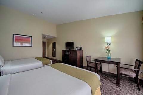 Holiday Inn Express Hotel & Suites Solana Beach-Del Mar, an IHG Hotel Resort in Solana Beach