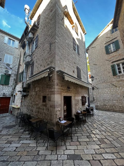 Guesthouse Athos Bed and Breakfast in Kotor