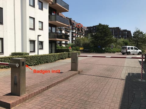 Appartement met zeezicht, 2 balkons N & Z met prachtig verzicht en een gratis parkeerplaats Eigentumswohnung in De Panne