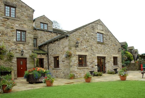 Property building, Facade/entrance, Garden