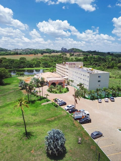 Property building, Day, Natural landscape, Bird's eye view, Mountain view, Parking