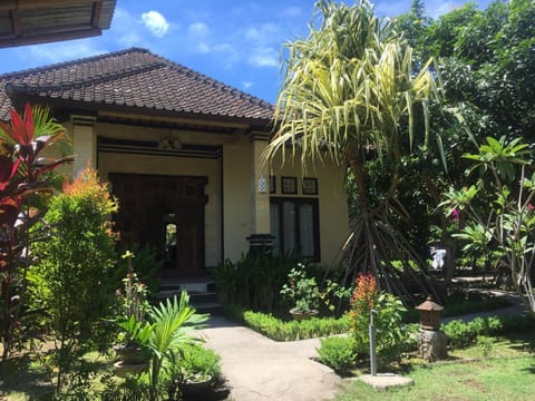 Kirana Homestay Vacation rental in Abang