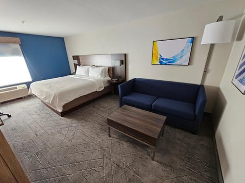 Holiday Inn Express Hotel & Suites Cincinnati-Blue Ash, an IHG Hotel Hotel in Blue Ash