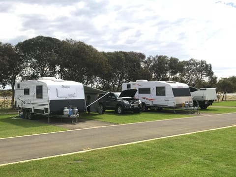 BIG4 Bunbury Riverside Holiday Park Camping /
Complejo de autocaravanas in Australind
