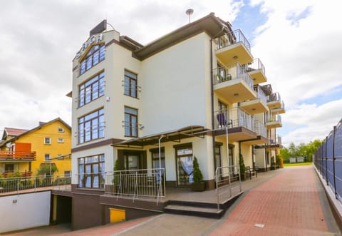 Property building, Day