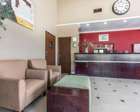 Econo Lodge Inn & Suites Fallbrook Downtown Hotel in Fallbrook