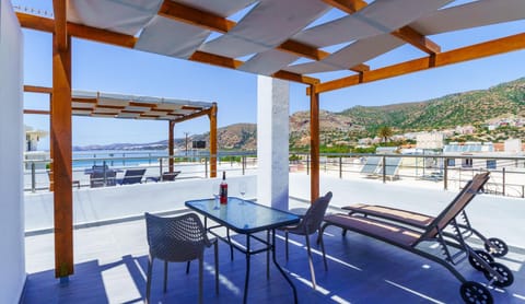 Nicole Rooms Apartment in Palaiochora