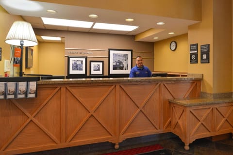 Hampton Inn & Suites Pueblo-Southgate Hotel in Pueblo