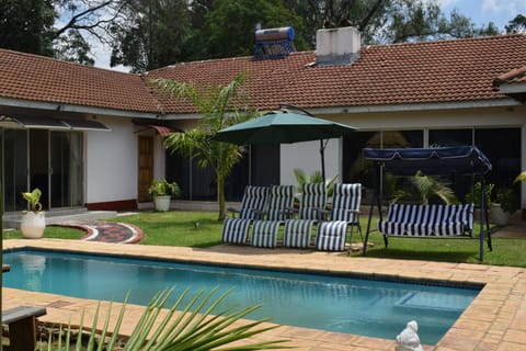 The Crown Inn Guest House Bed and Breakfast in Harare