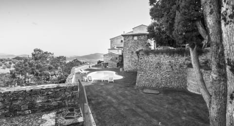 Property building, Facade/entrance, Garden, Mountain view, Pool view