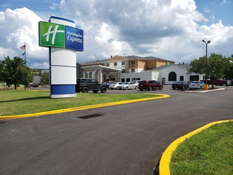 Holiday Inn Express Hotel Pittsburgh-North/Harmarville, an IHG Hotel Hotel in Plum