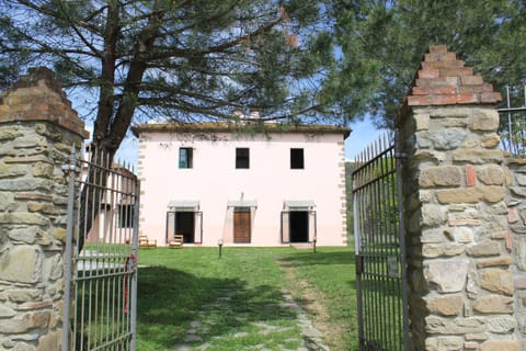 Agriturismo Sant' Andrea Soggiorno in fattoria in Arezzo
