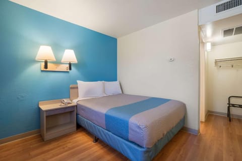 Photo of the whole room, On site