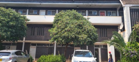 Lolo's 1 Bed Apt -Best location Apartamento in Harare