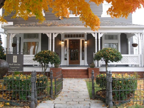 Bluff View Inn Bed and Breakfast in Chattanooga