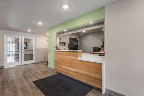 WoodSpring Suites Chicago Midway Hotel in Burbank