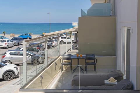 Meltemi Coast Suites Apartment in Rethymno