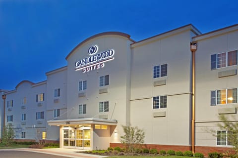 Candlewood Suites Elgin – Northwest Chicago, an IHG Hotel Hotel in Dundee