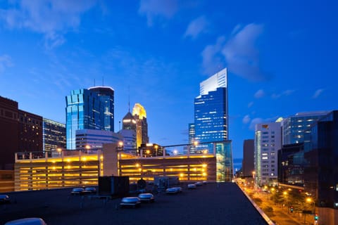 Holiday Inn Express Hotel & Suites Minneapolis-Downtown Convention Center, an IHG Hotel Hotel in Loring Park