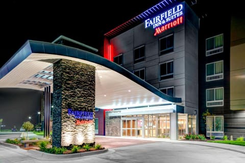 Fairfield Inn & Suites by Marriott Lansing at Eastwood Hotel in East Lansing