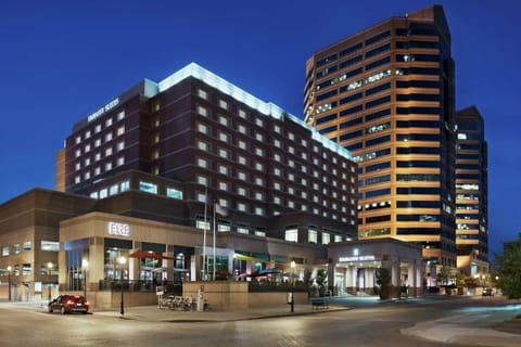 Embassy Suites Cincinnati - RiverCenter Hotel in Covington