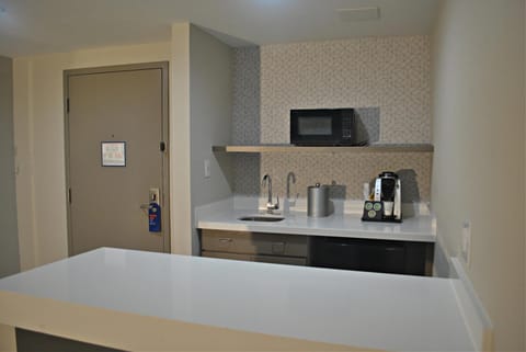 Coffee/tea facilities, Kitchen or kitchenette