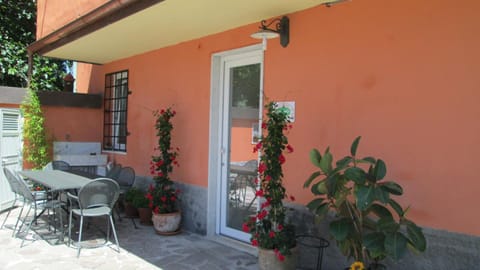 Facade/entrance, Garden view