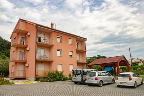 Apartments Neda Appartement in Lika-Senj County