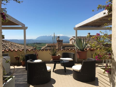 Balcony/Terrace, Mountain view, Breakfast