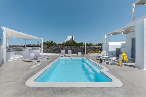 Shower, Patio, Summer, Pool view, Swimming pool, Swimming pool, hair dresser, sunbed