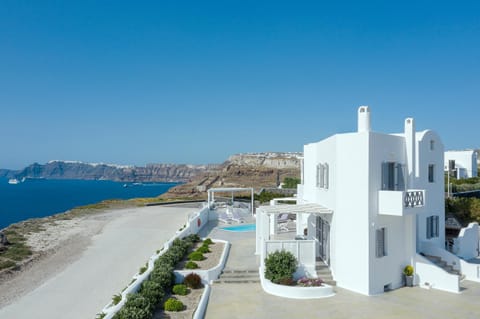 Property building, Neighbourhood, Natural landscape, Summer, View (from property/room), Garden view, Pool view, Sea view, Swimming pool, Seasons